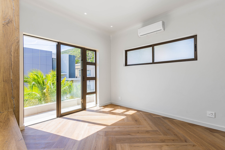 3 Bedroom Property for Sale in Fresnaye Western Cape